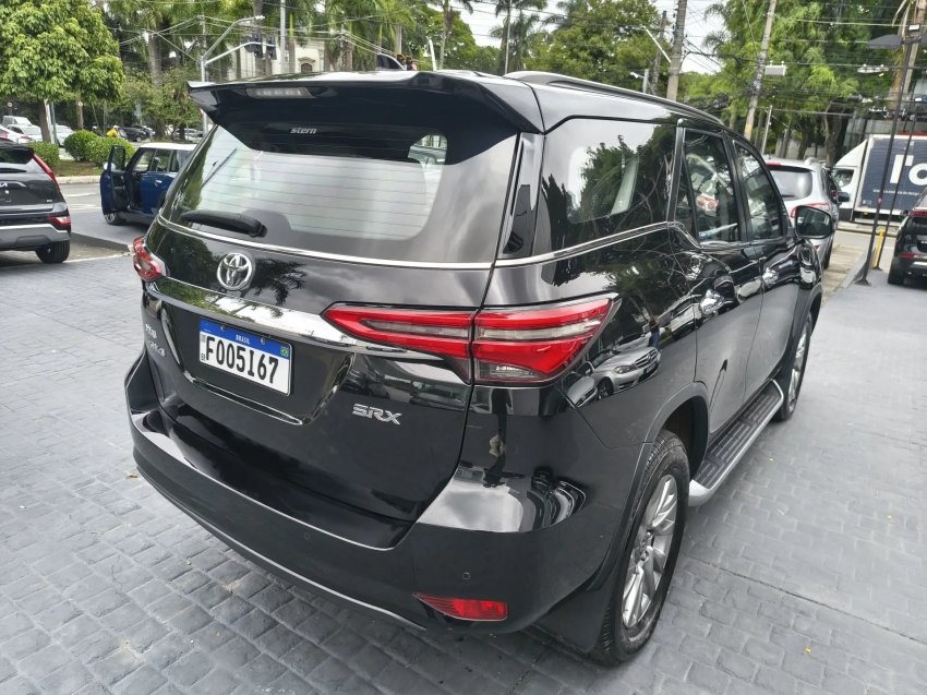 toyota hilux sw4 2.8 d-4d turbo diesel srx 4x4 automatico blindado3