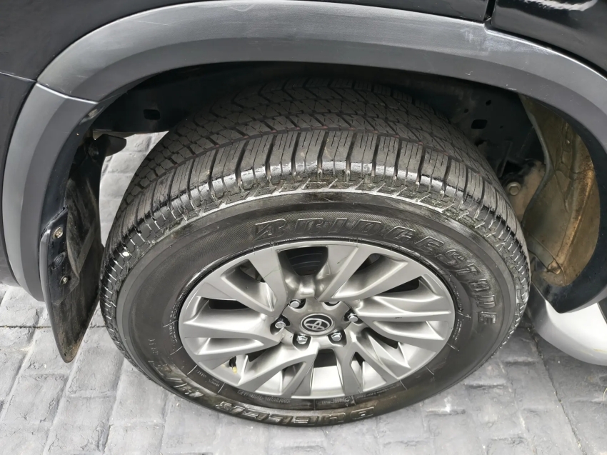 toyota hilux sw4 2.8 d-4d turbo diesel srx 4x4 automatico blindado9