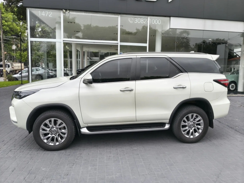 toyota hilux sw4 2.8 d-4d turbo diesel srx 7l 4x4 automatico2