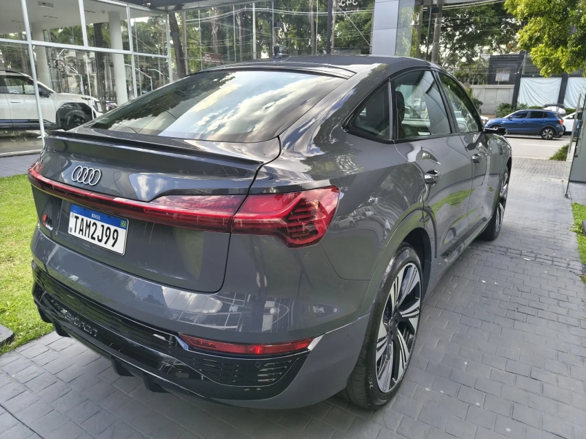 audi q8 e-tron 55 eletrico performance black quattro3