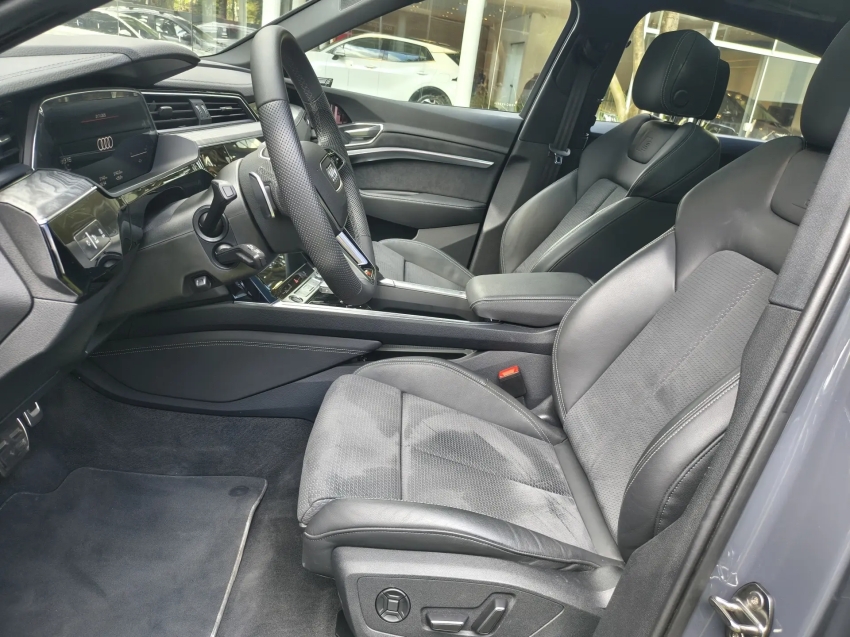 audi q8 e-tron 55 eletrico performance black quattro6