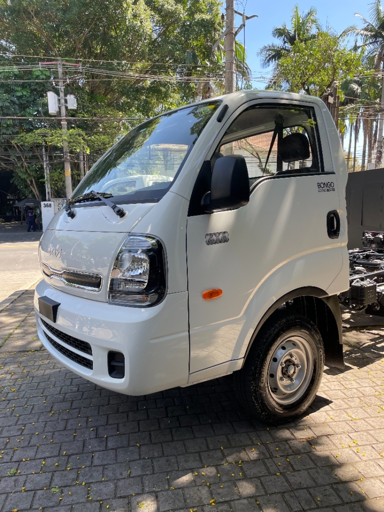 kia bongo 2.5 td diesel std cs 4x4 sem ar condic 3 lugares 20261