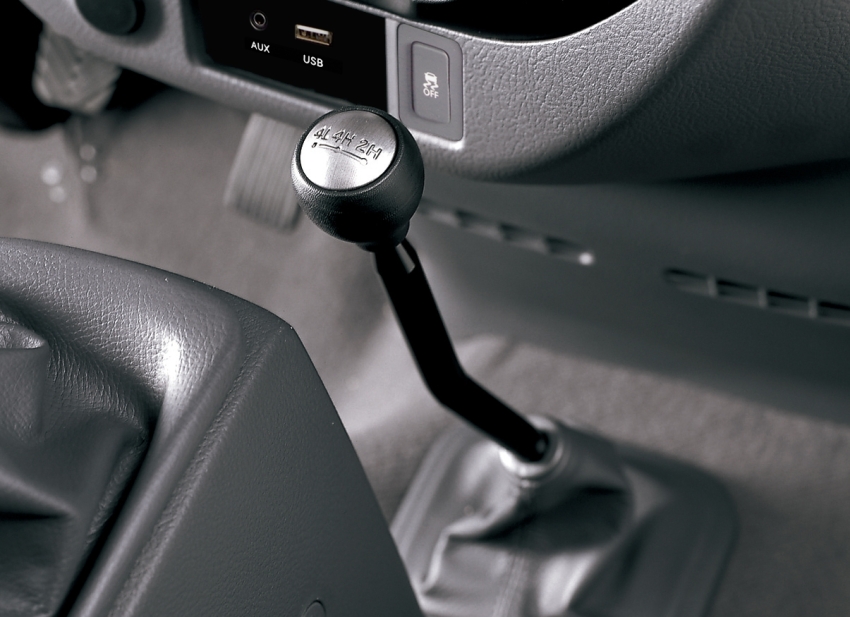 kia bongo k2500 4x4 diesel std cs com ar condicionado 202613