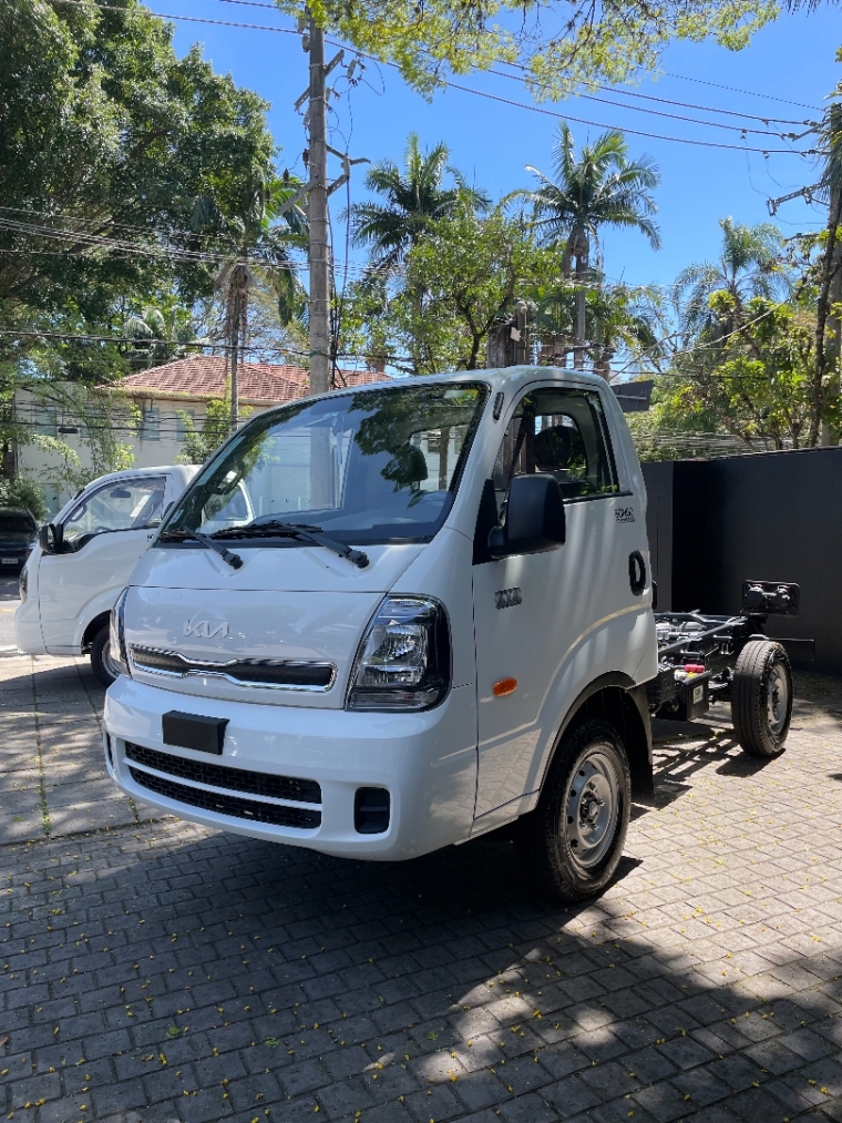 kia bongo k2500 4x4 diesel std cs com ar condicionado 2026