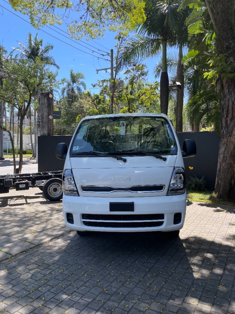 kia bongo k2500 4x4 diesel std cs com ar condicionado 20262