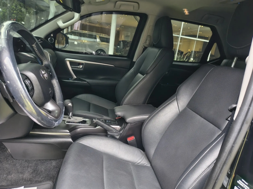 toyota hilux sw4 2.8 d-4d turbo diesel srx 4x4 automatico blindado5