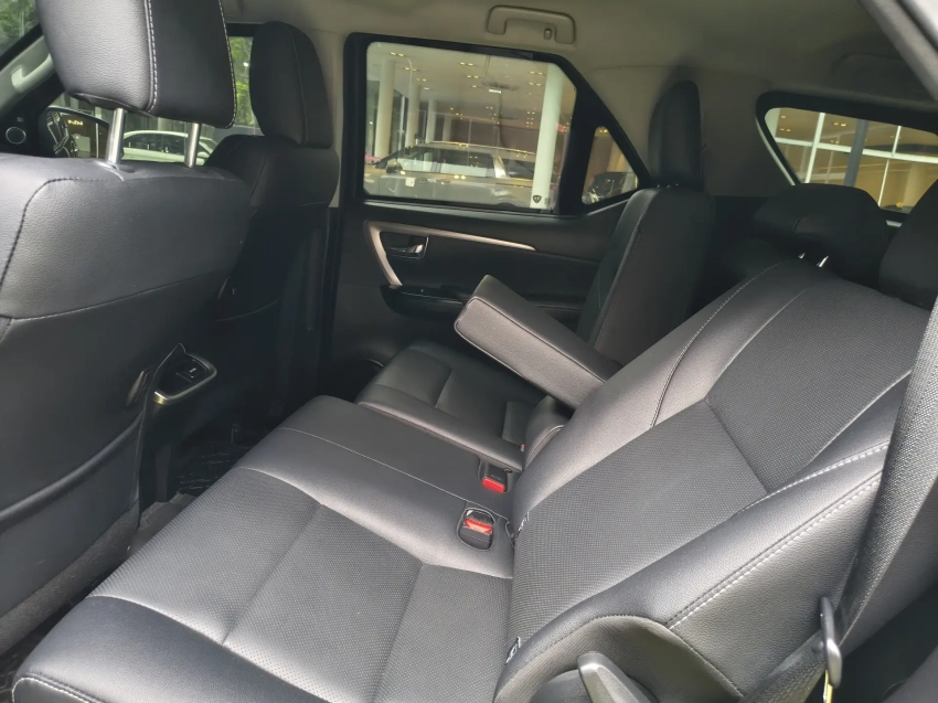 toyota hilux sw4 2.8 d-4d turbo diesel srx 4x4 automatico blindado6