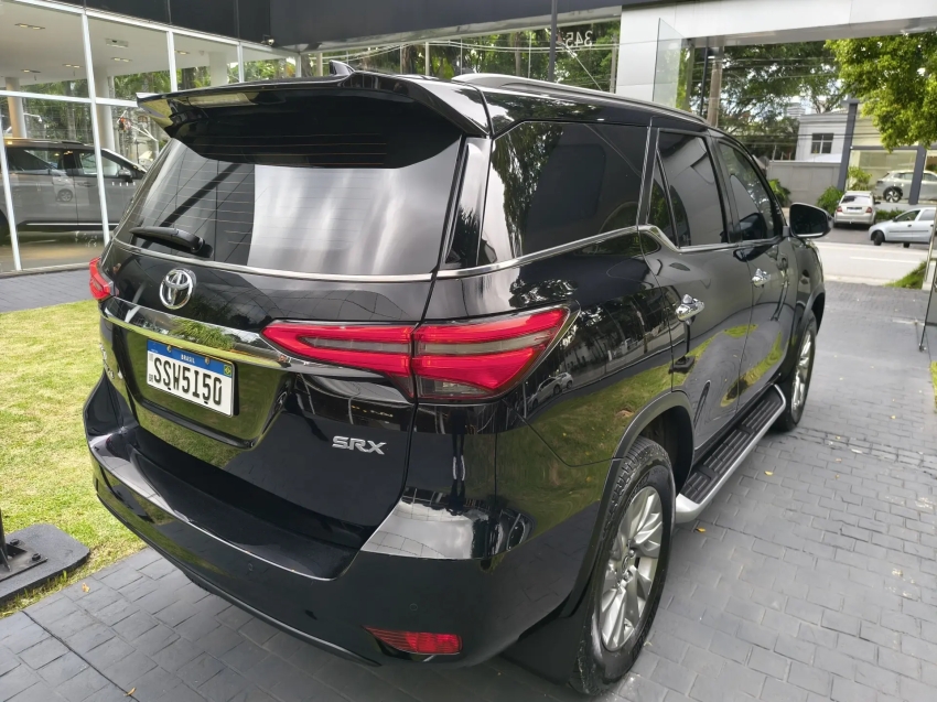 toyota hilux sw4 2.8 d-4d turbo diesel srx 4x4 automatico blindado2