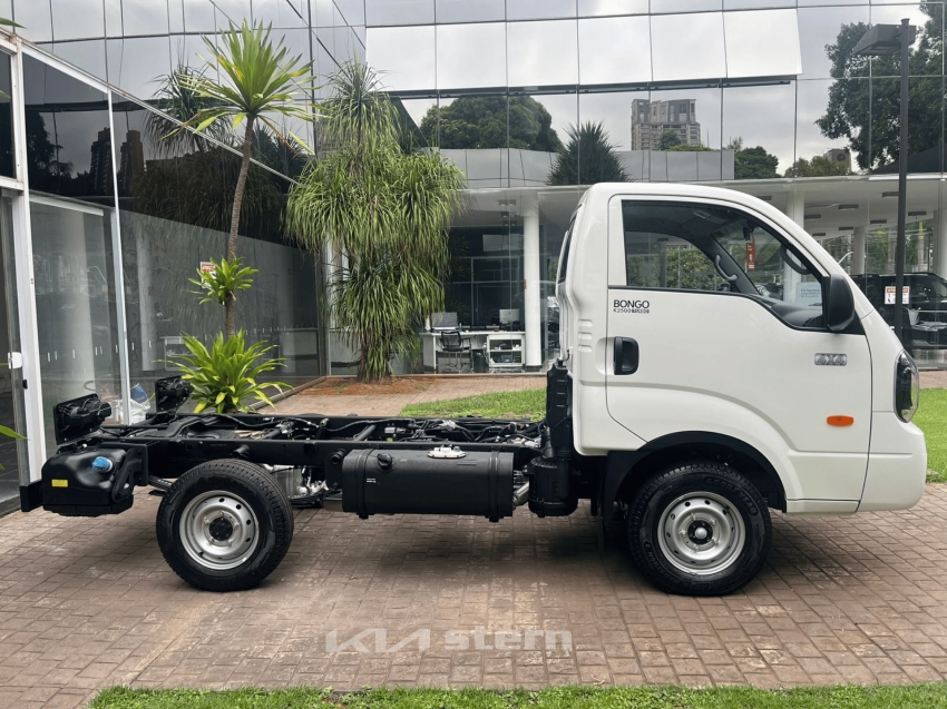 kia bongo k2500 4x4 diesel std cs com ar condicionado 20262
