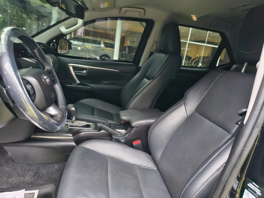 toyota hilux sw4 2.8 d-4d turbo diesel srx 7l 4x4 automatico blindado7