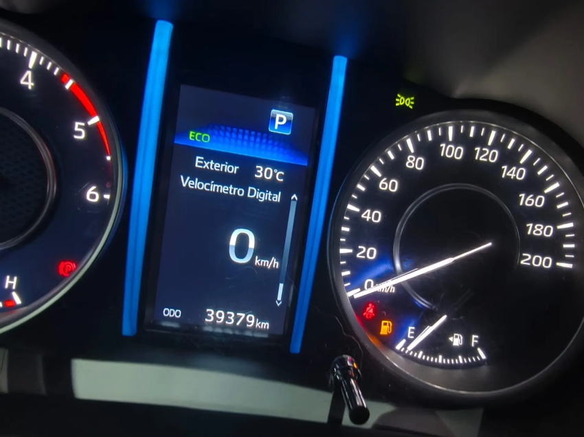 toyota hilux sw4 2.8 d-4d turbo diesel srx 7l 4x4 automatico blindado9