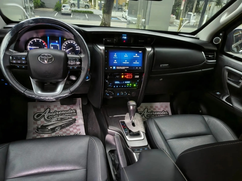 toyota hilux sw4 2.8 d-4d turbo diesel srx 7l 4x4 automatico blindado5