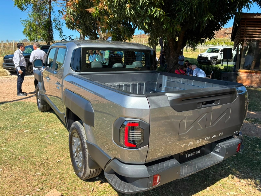 kia tasman 2.2 turbo diesel gl 4x4 automatico6