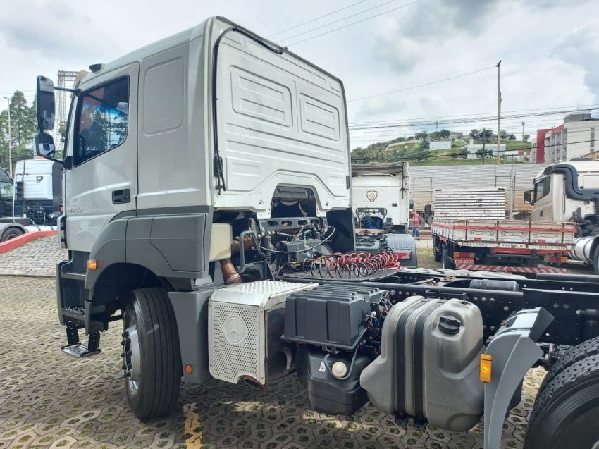 mercedes-benz axor 3344 leito teto baixo 440 diesel automatico 2019 mercedes-benz axor 3344 leito teto baixo 440 diesel automatico 2019