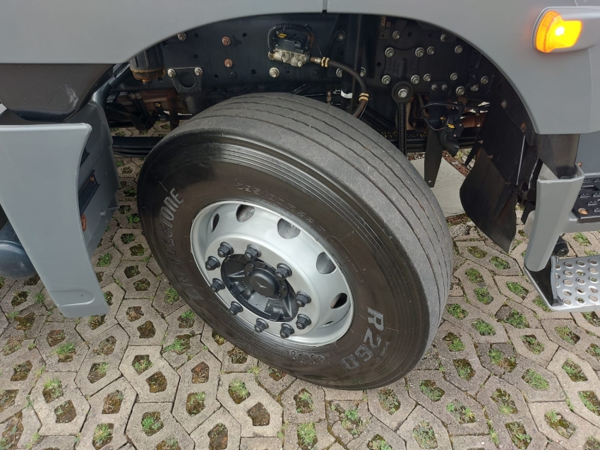mercedes-benz axor 3344 leito teto baixo 440 diesel automatico 2019 mercedes-benz axor 3344 leito teto baixo 440 diesel automatico 2019
