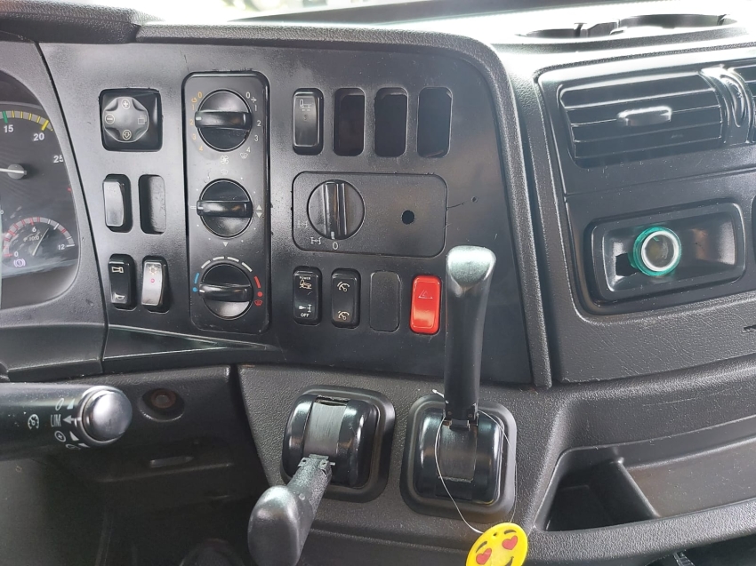 mercedes-benz axor 3344 leito teto baixo 440 diesel automatico 2019 mercedes-benz axor 3344 leito teto baixo 440 diesel automatico 2019