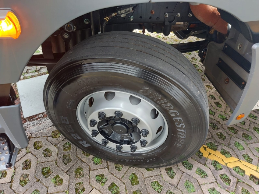 mercedes-benz axor 3344 leito teto baixo 440 diesel automatico 2019 mercedes-benz axor 3344 leito teto baixo 440 diesel automatico 2019