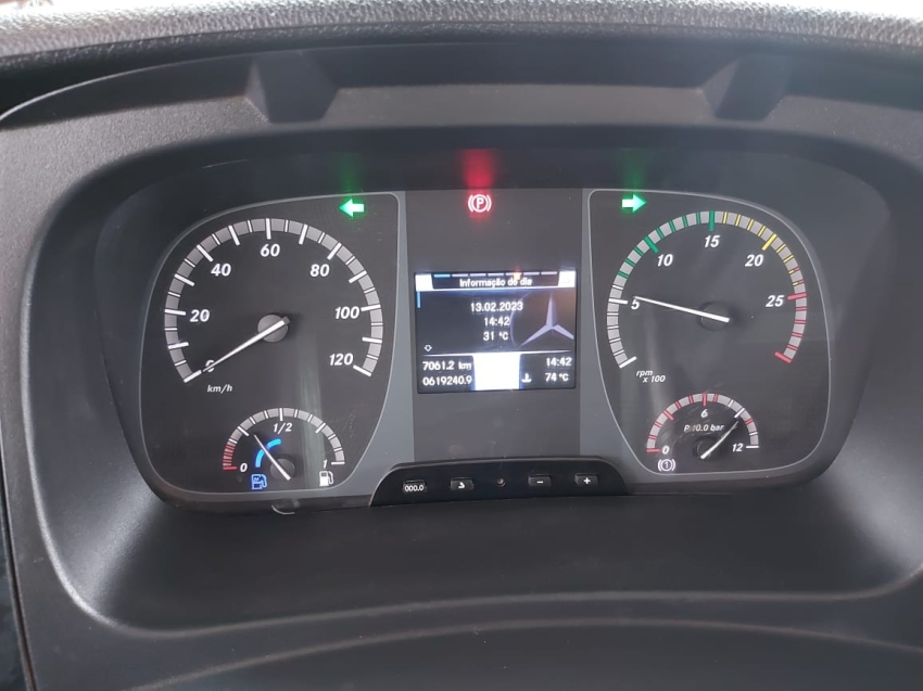 mercedes-benz axor 3344 leito teto baixo 440 diesel automatico 2019 mercedes-benz axor 3344 leito teto baixo 440 diesel automatico 2019