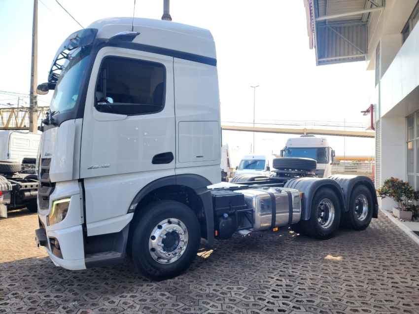 mercedes-benz actros 2648 leito / teto alto 480 diesel automatico 2020 mercedes-benz actros 2648 leito / teto alto 480 diesel automatico 2020