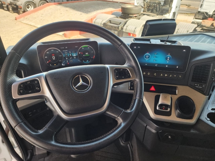 mercedes-benz actros 2648 leito / teto alto 480 diesel automatico 2020 mercedes-benz actros 2648 leito / teto alto 480 diesel automatico 2020