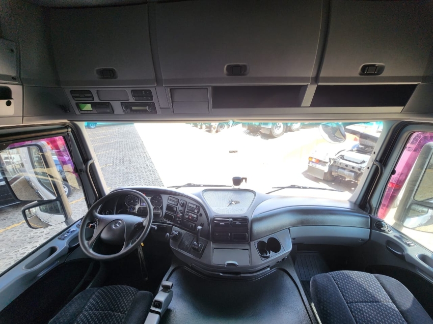 mercedes-benz actros 2651 leito / teto alto 510 diesel automatico 2016 mercedes-benz actros 2651 leito / teto alto 510 diesel automatico 2016