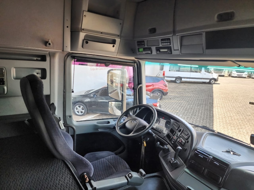 mercedes-benz actros 2651 leito / teto alto 510 diesel automatico 2016 mercedes-benz actros 2651 leito / teto alto 510 diesel automatico 2016