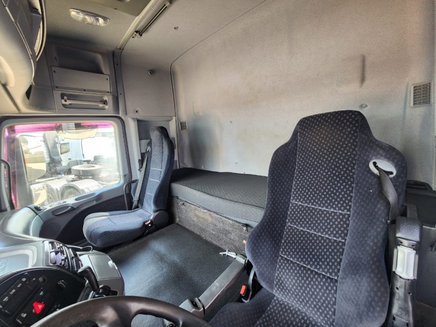 mercedes-benz actros 2651 leito / teto alto 510 diesel automatico 2016 mercedes-benz actros 2651 leito / teto alto 510 diesel automatico 2016