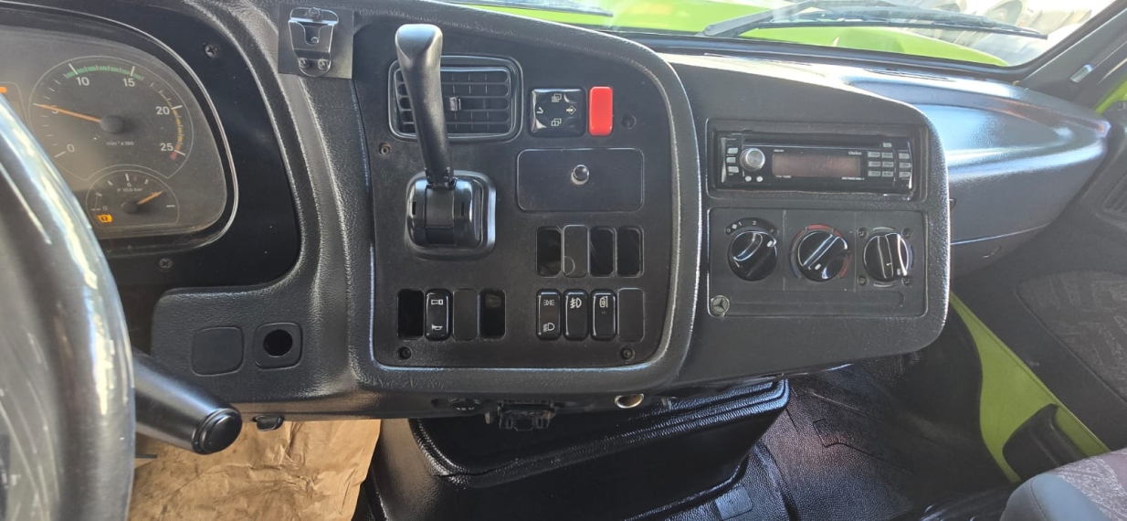 mercedes-benz atron 1635 4x2