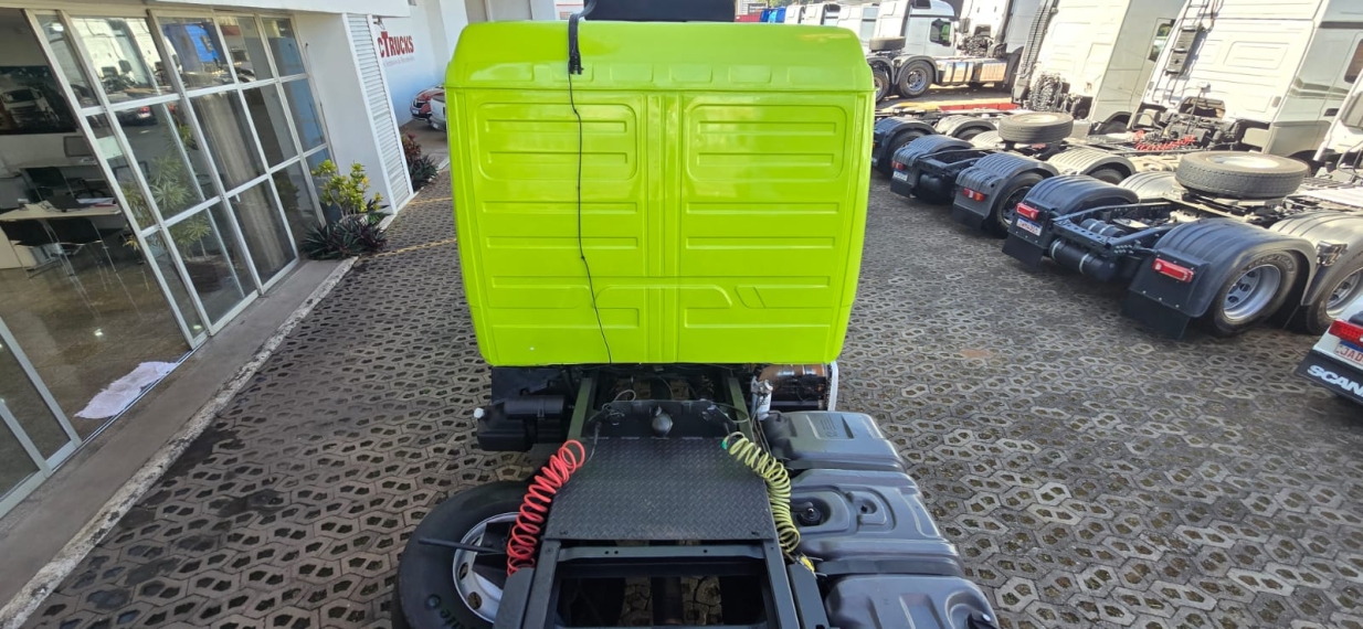 mercedes-benz atron 1635 4x2