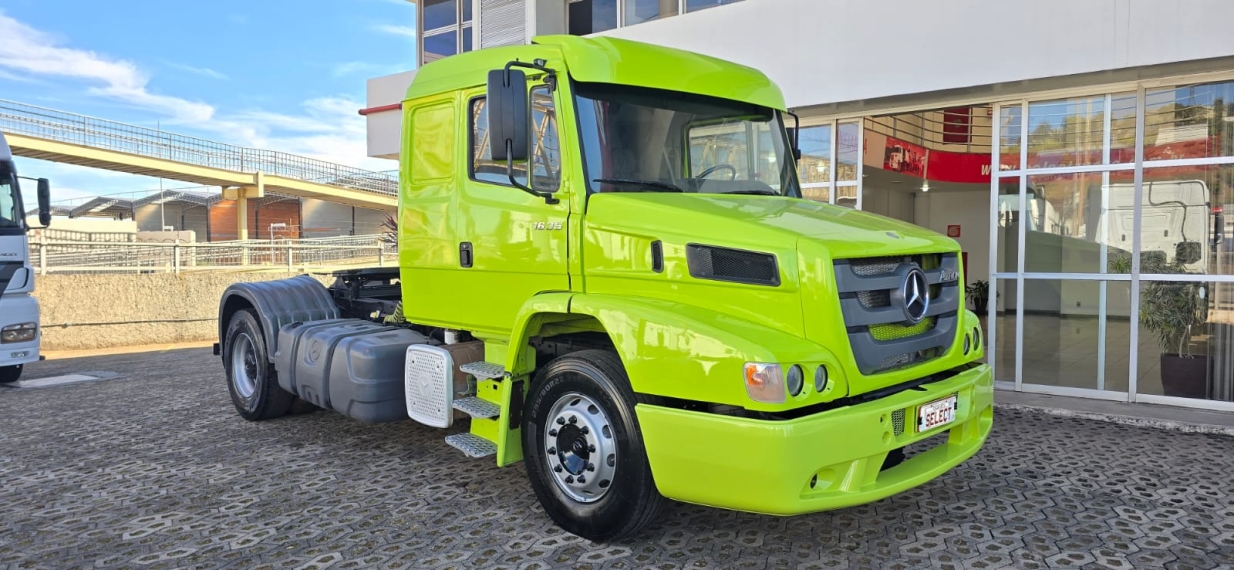 mercedes-benz atron 1635 4x2