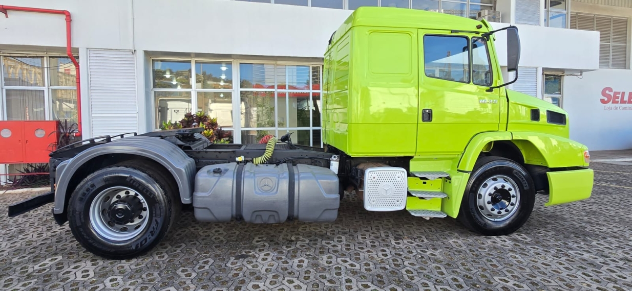 mercedes-benz atron 1635 4x2