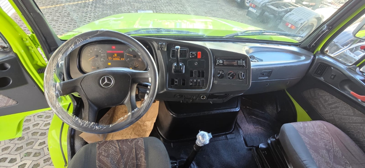 mercedes-benz atron 1635 4x2