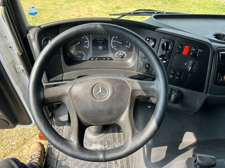 mercedes-benz atego 2430 300 diesel 2p automatico 2018