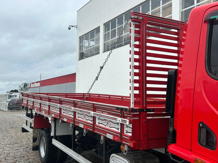 mercedes-benz accelo 1016 carroceria automatico 160 diesel 2p 2019
