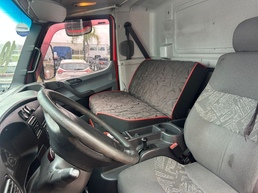 mercedes-benz accelo 1016 carroceria automatico 160 diesel 2p 2019