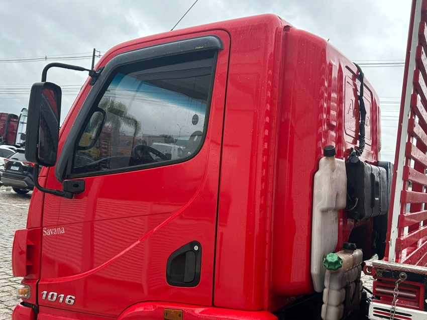 mercedes-benz accelo 1016 carroceria automatico 160 diesel 2p 2019