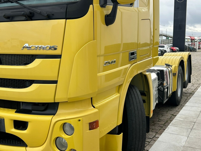mercedes-benz actros 2546 ls confort 460 diesel 2p automatico 2018