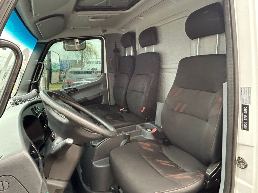 mercedes-benz accelo 1016 chassi 160 diesel 2p manual 2020