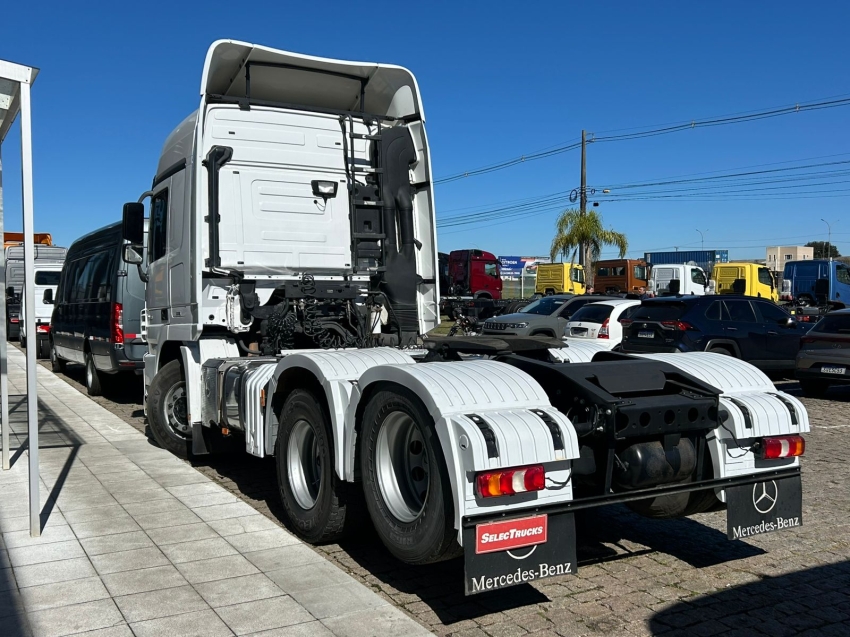 mercedes-benz actros 2546 ls confort 460 diesel 2p automatico 2014