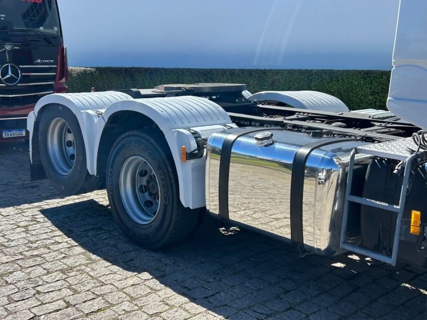mercedes-benz actros 2546 ls confort 460 diesel 2p automatico 2014