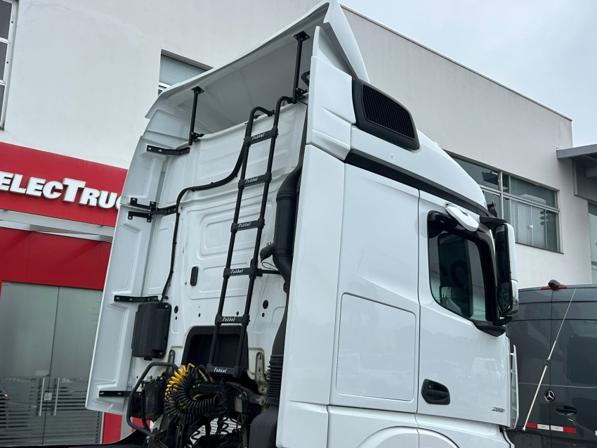 mercedes-benz actros 2651 s freio retarder 510 diesel 2p automatico 2022