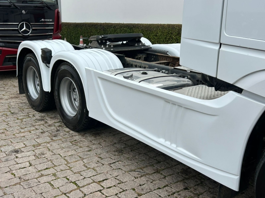 mercedes-benz actros 2651 s freio retarder 510 diesel 2p automatico 2022