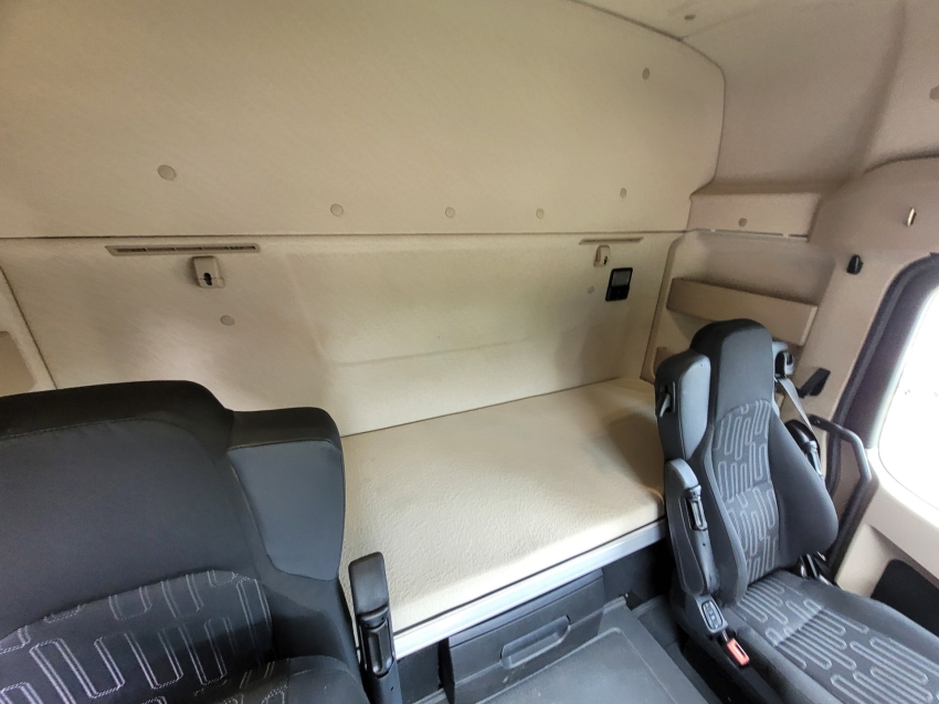 mercedes-benz actros 2651 6x4 510 diesel automatico 2021 mercedes-benz actros 2651 6x4 510 diesel automatico 2021