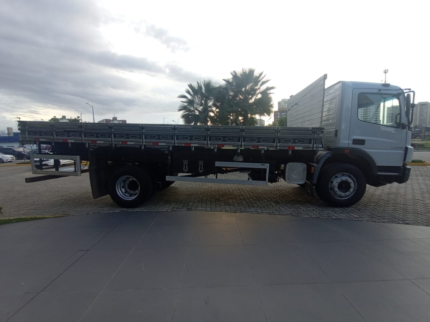 mercedes-benz atego 1419.