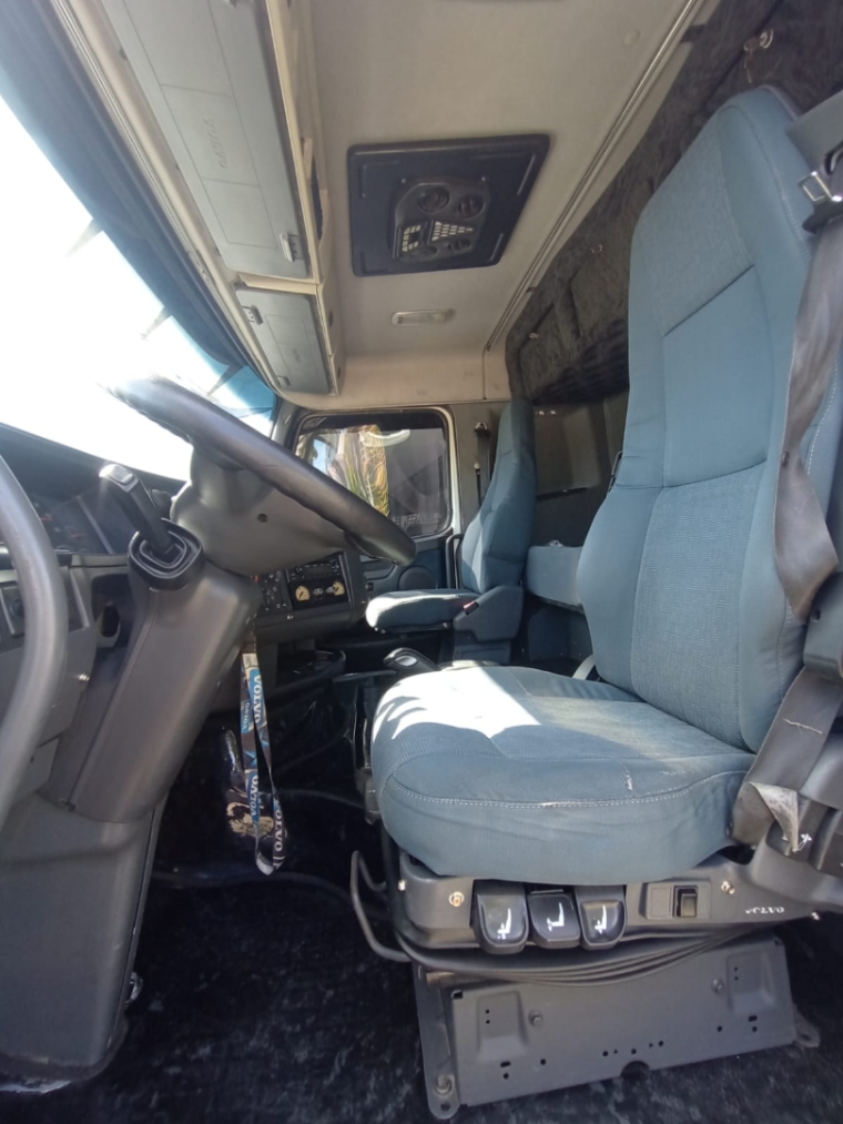 volvo / fh 460 - 6x2  2014/15 teto baixo