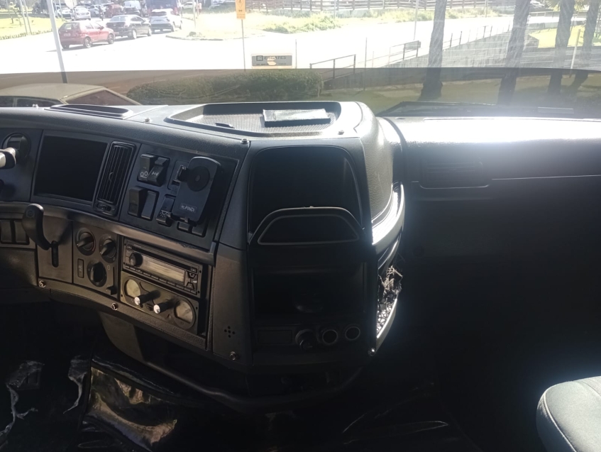 volvo / fh 460 - 6x2  2014/15 teto baixo