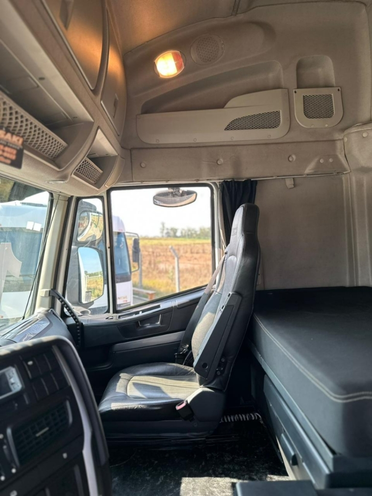 iveco stralis hi-way 560 6x4 - selectrucks diesel automatico 2017 iveco stralis hi-way 560 6x4 - selectrucks diesel automatico 2017