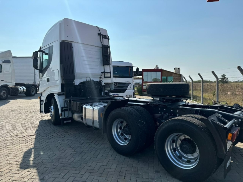 iveco stralis hi-way 560 6x4 - selectrucks diesel automatico 2017 iveco stralis hi-way 560 6x4 - selectrucks diesel automatico 2017
