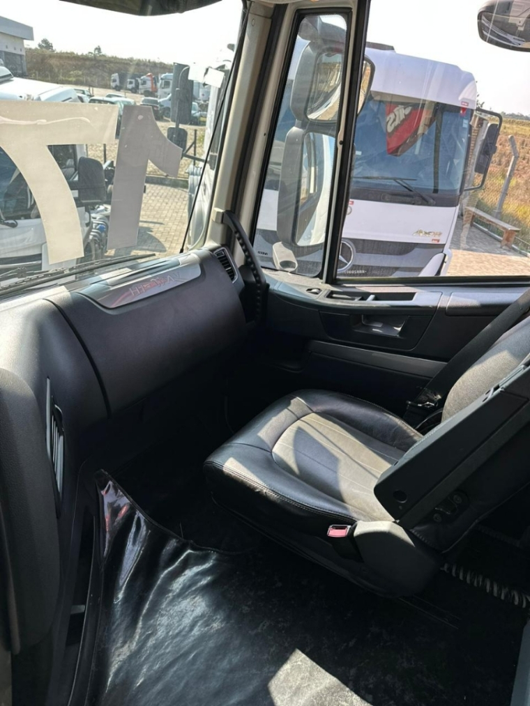 iveco stralis hi-way 560 6x4 - selectrucks diesel automatico 2017 iveco stralis hi-way 560 6x4 - selectrucks diesel automatico 2017