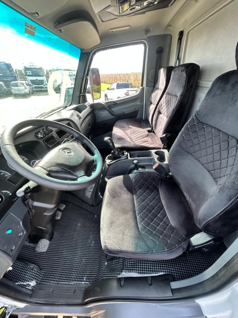 mercedes-benz accelo 815 4x2 150 diesel 2p manual 2012